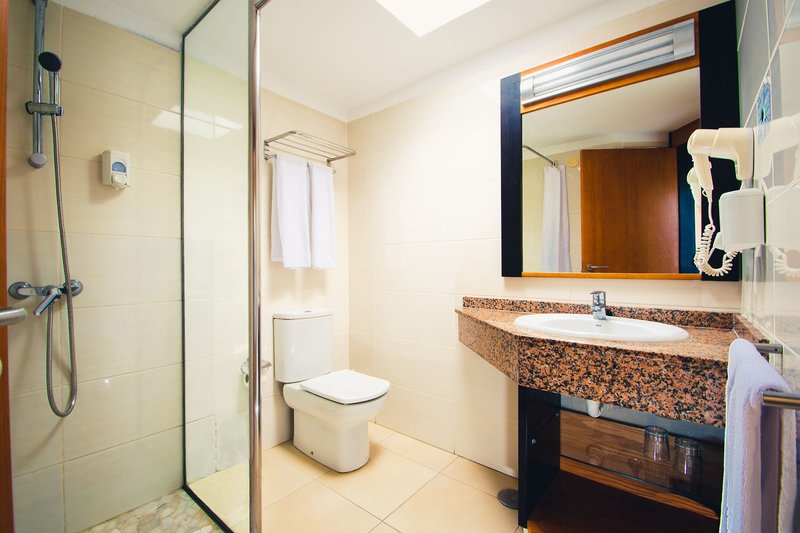 HL Miraflor Suites Hotel 9