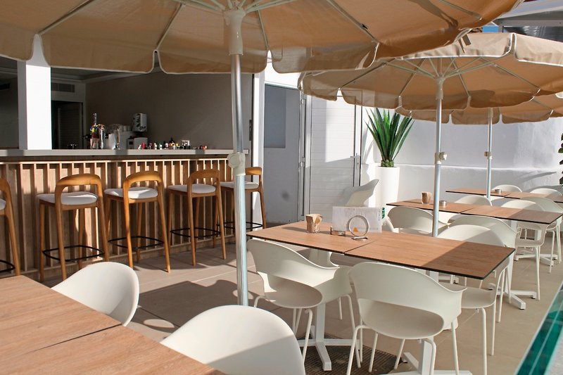 HL Miraflor Suites Hotel 10