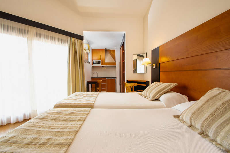 HL Miraflor Suites Hotel 22