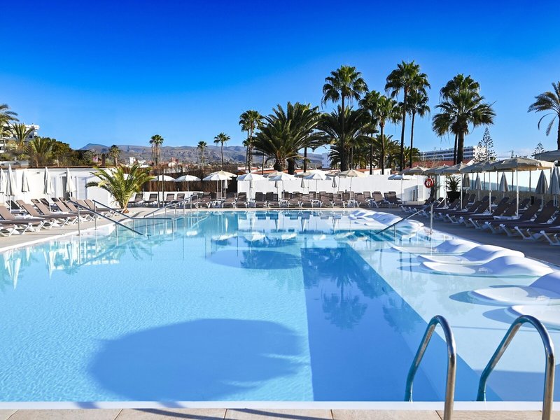 HL Miraflor Suites Hotel 2 - Outdoor Pool