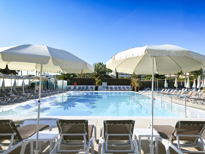 HL Miraflor Suites Hotel 3 - Outdoor Pool