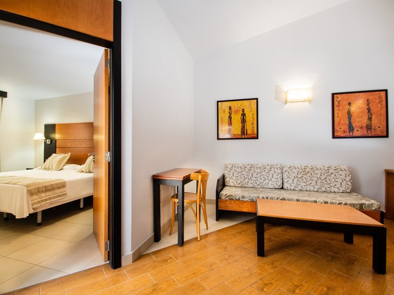 HL Miraflor Suites Hotel 20 - Room Example