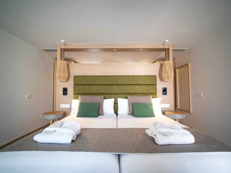 HL Miraflor Suites Hotel 33 - Room Example