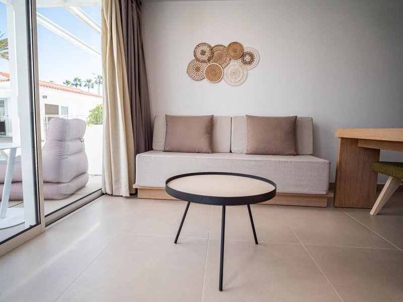 HL Miraflor Suites Hotel 34 - Room Example