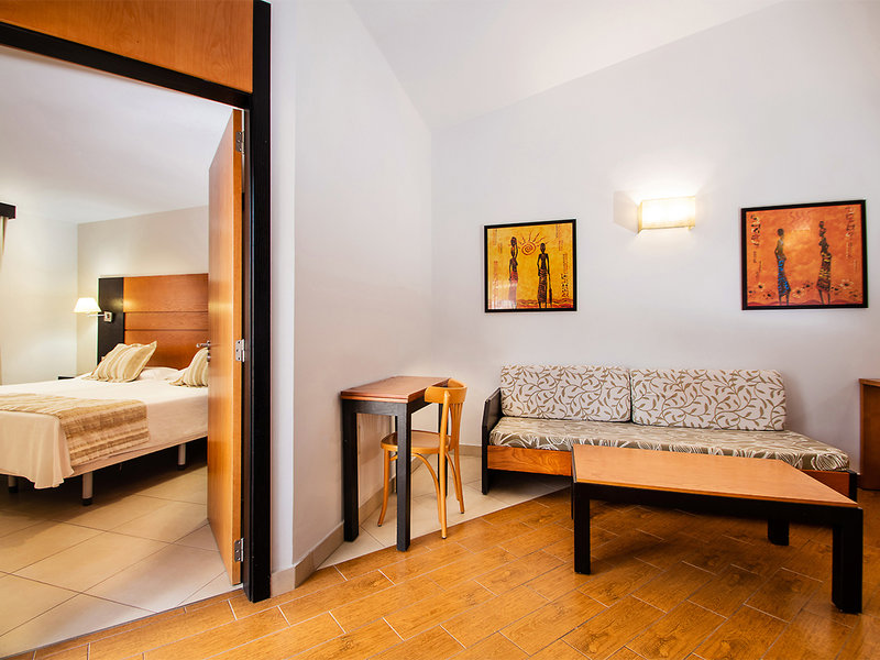 HL Miraflor Suites Hotel 10