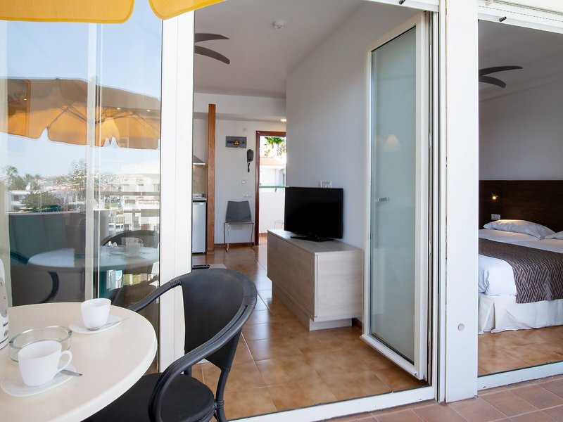 Apartamentos Montemayor 17