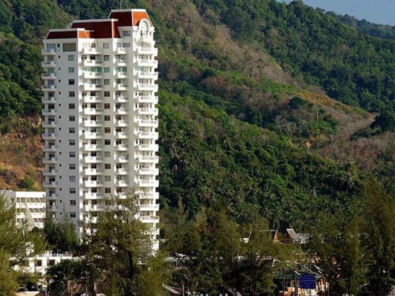 Waterfront Suites Phuket by Centara 2