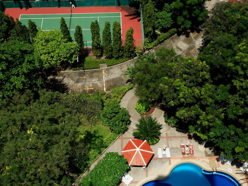 Waterfront Suites Phuket by Centara 4