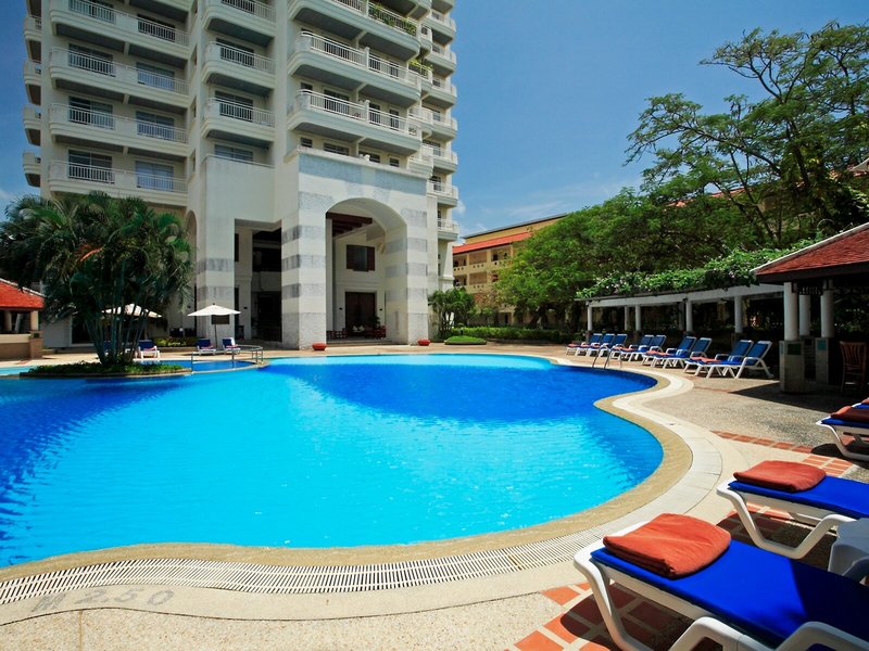 Waterfront Suites Phuket by Centara 9