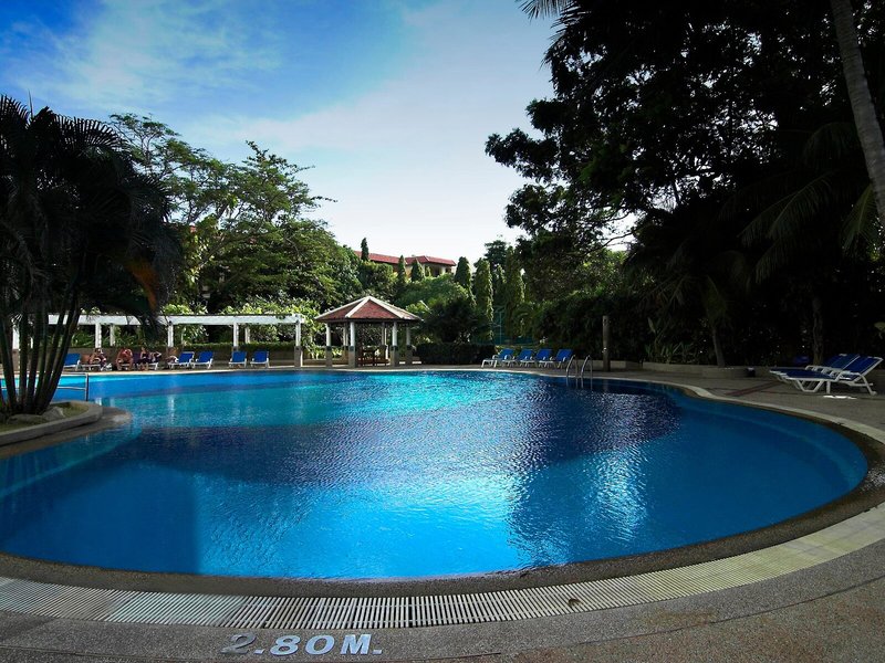 Waterfront Suites Phuket by Centara 10