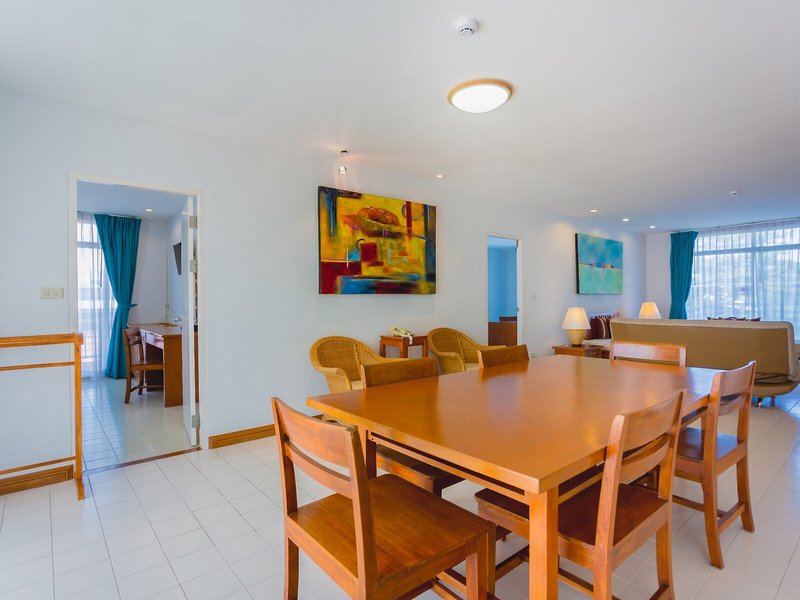 Waterfront Suites Phuket by Centara 18