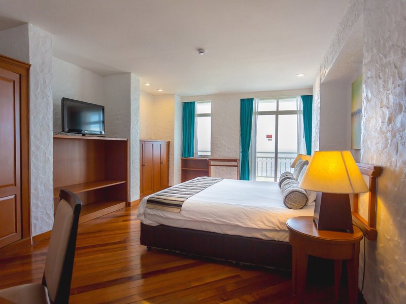 Waterfront Suites Phuket by Centara 27