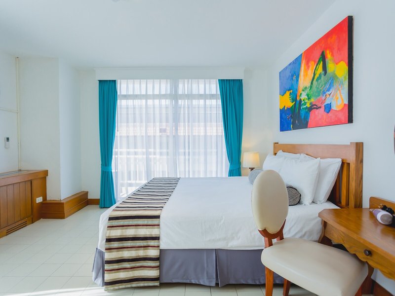 Waterfront Suites Phuket by Centara 28