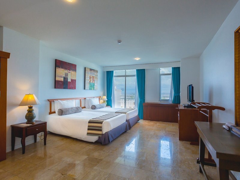 Waterfront Suites Phuket by Centara 39