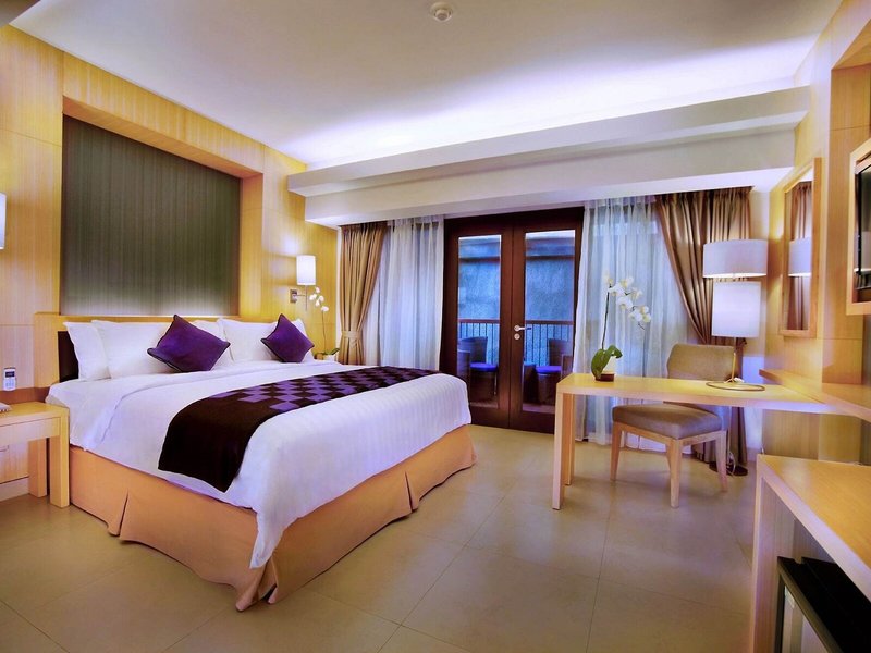 Quest Hotel Kuta 5
