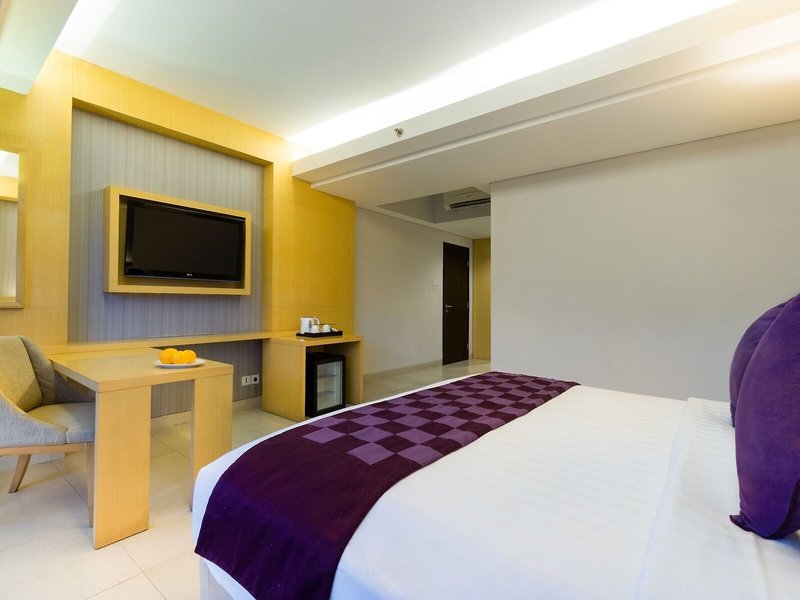 Quest Hotel Kuta 8