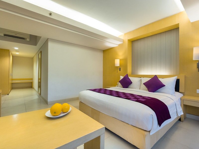Quest Hotel Kuta 9