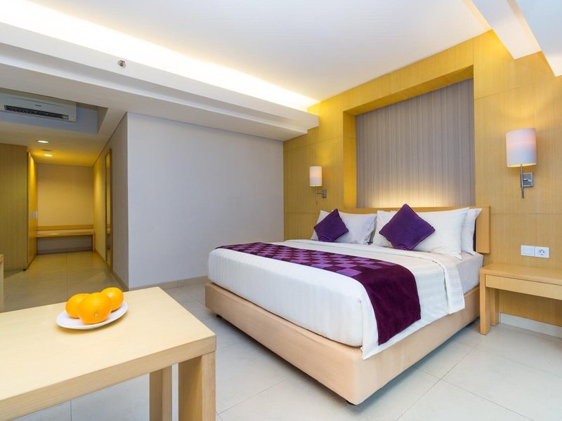 Quest Hotel Kuta 12