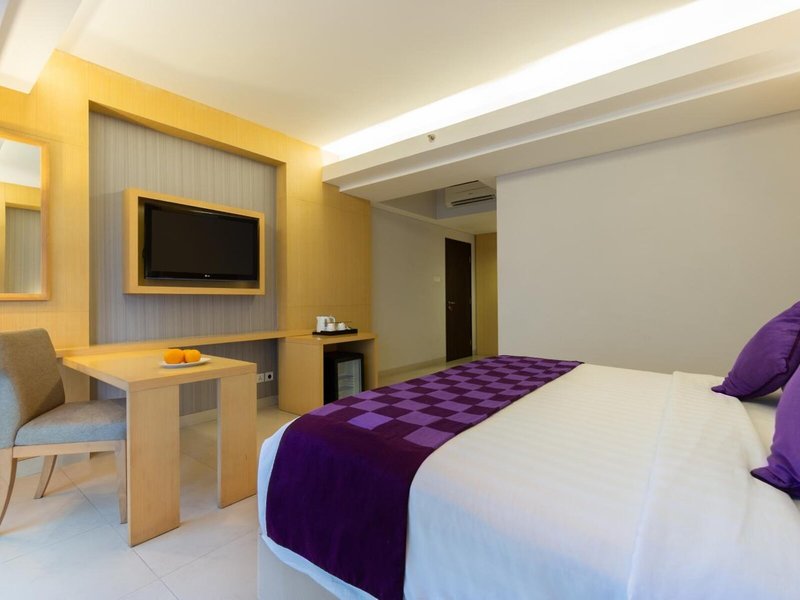 Quest Hotel Kuta 14