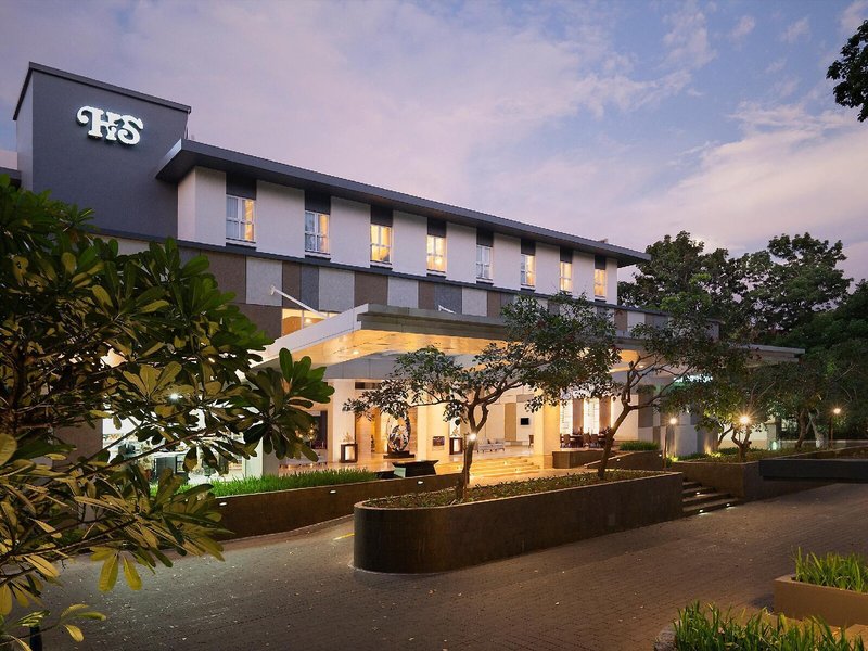 Santika Mataram Hotel