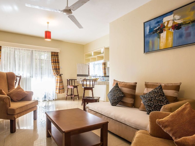 PrideInn Lantana Suites Hotel & Conferencing 13 - Room Example