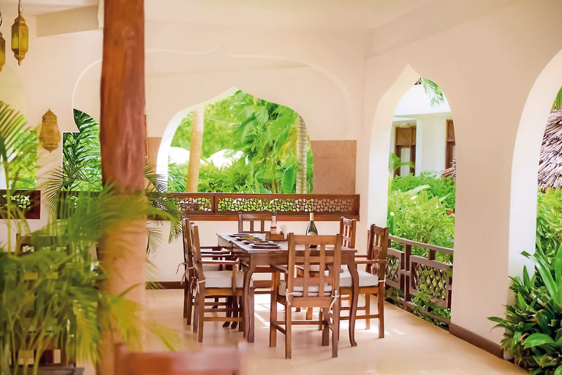 Lion in the Sun - a Billionaire Retreat 7