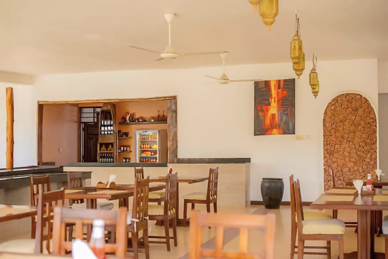 Lion in the Sun - a Billionaire Retreat 8