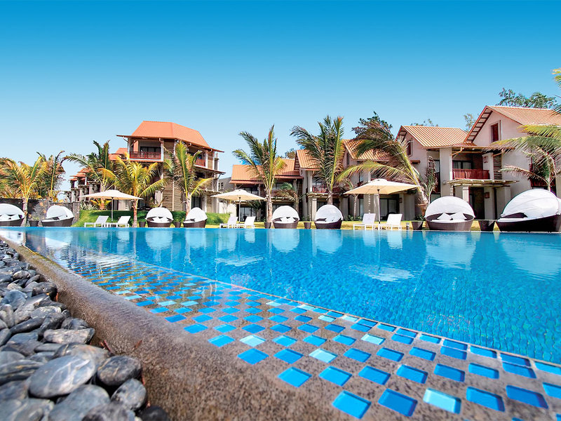 Crystals Beach Resort Belle Mare, a member of Radisson Individuals 15