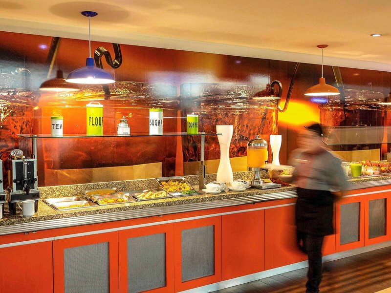 Ibis Cancun Centro Hotel 10