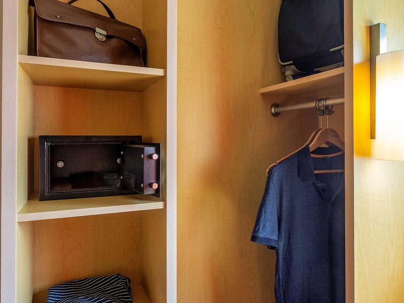 Ibis Cancun Centro Hotel 19