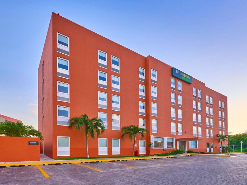 City Express Junior by Marriott Cancun 4