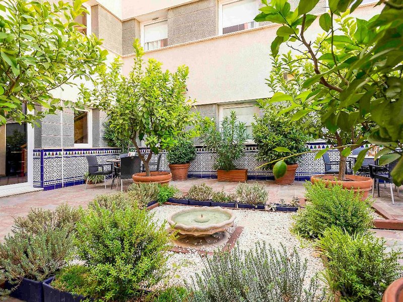 ibis Granada 5