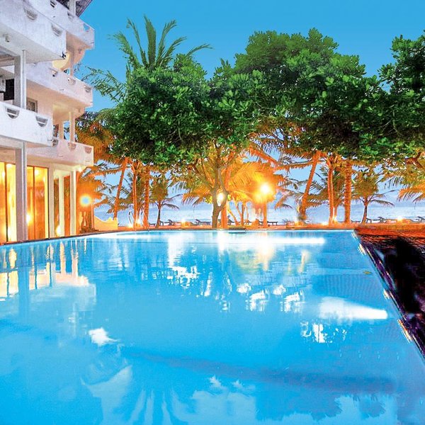Oasey Beach Hotel 6