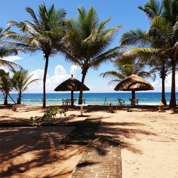 Oasey Beach Hotel 8