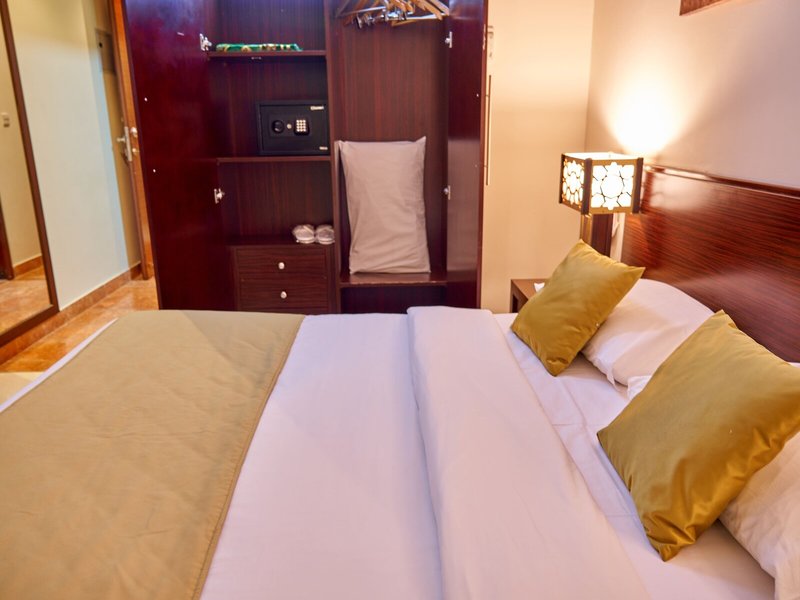 Grand Square Hotel 12