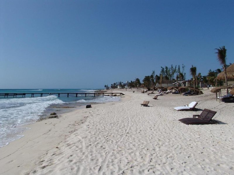 Cocos Cabanas 6
