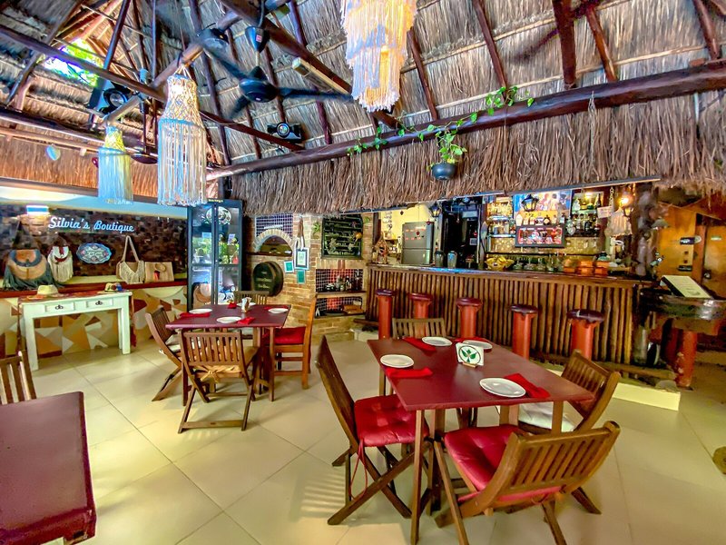 Cocos Cabanas 11