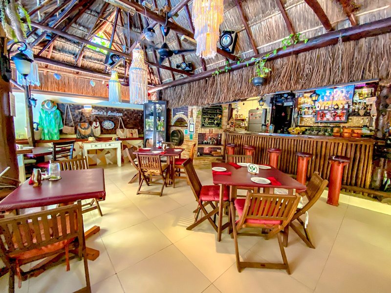 Cocos Cabanas 15
