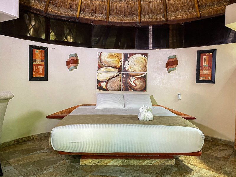 Cocos Cabanas 33