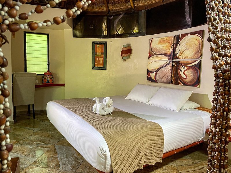 Cocos Cabanas 40