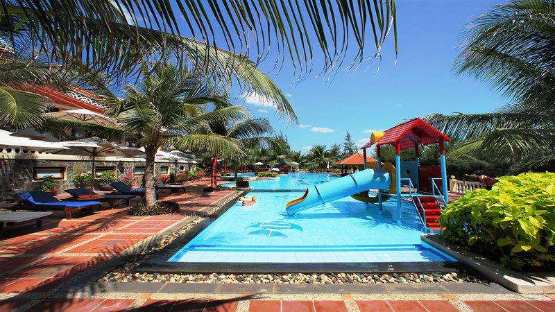 Golden Coast Resort And Spa 10