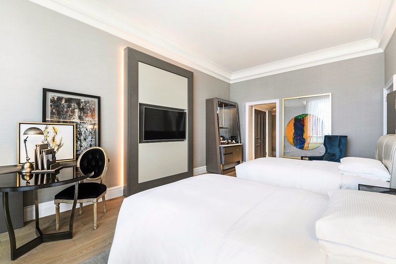 The Ritz-Carlton Doha 13