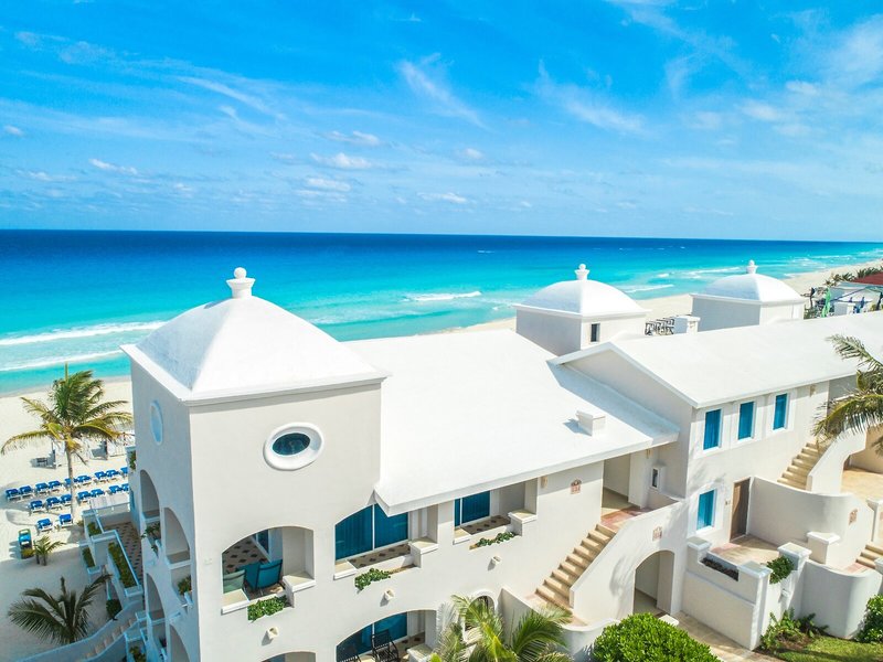 Wyndham Alltra Cancun All Inclusive Resort 3