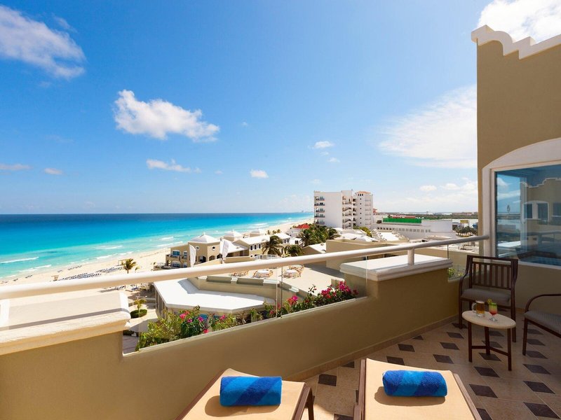 Wyndham Alltra Cancun All Inclusive Resort 4