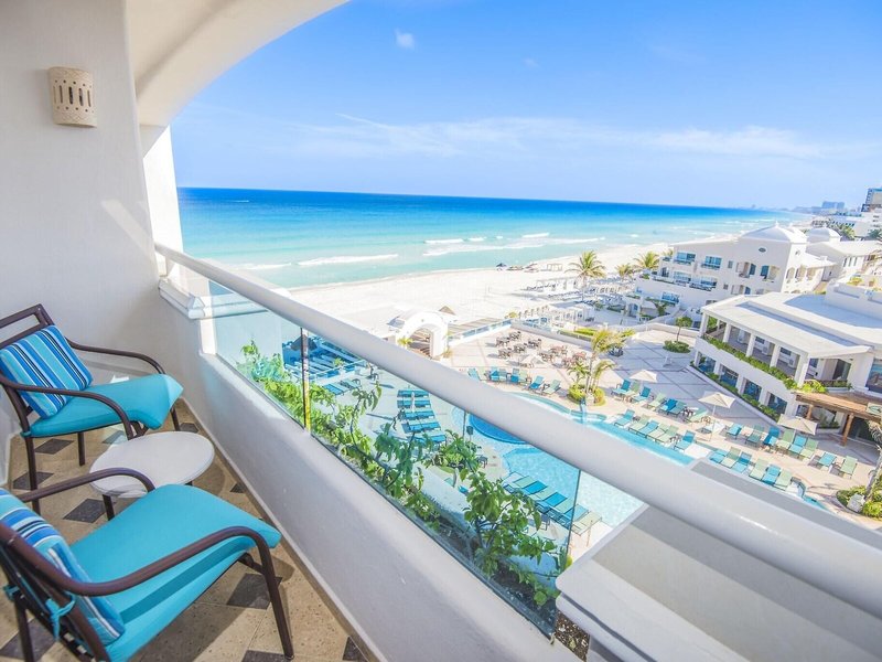 Wyndham Alltra Cancun All Inclusive Resort 5