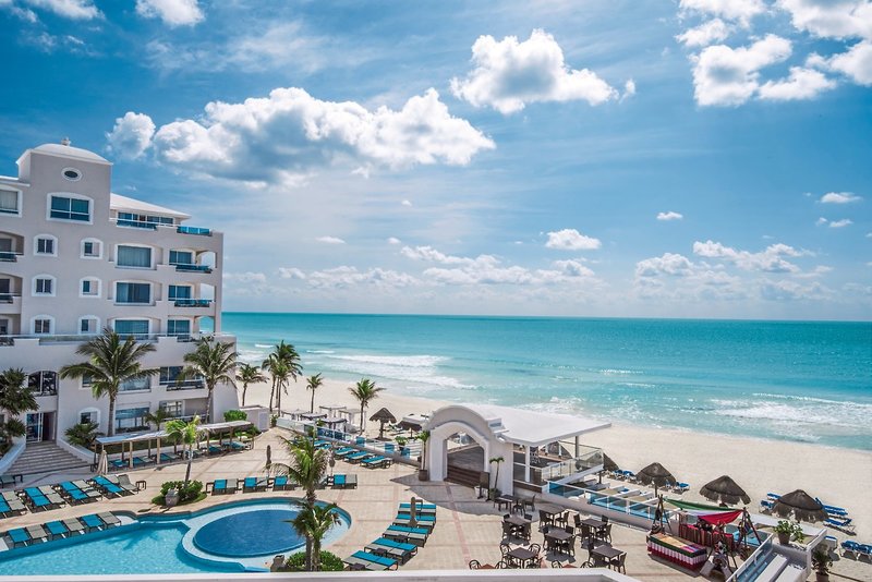 Wyndham Alltra Cancun All Inclusive Resort 1
