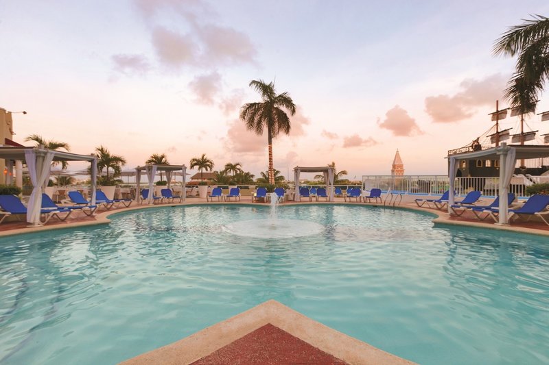 Wyndham Alltra Cancun All Inclusive Resort 4