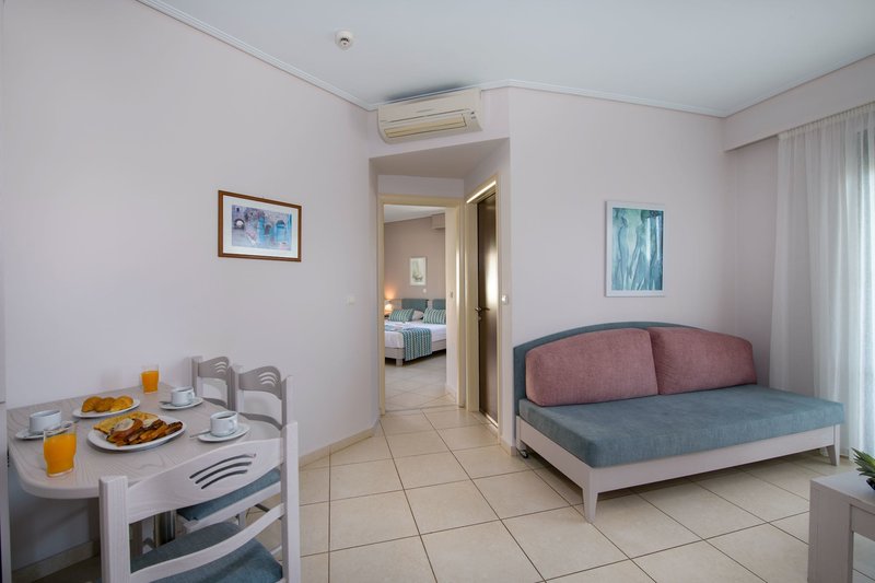 Creta Palm 19