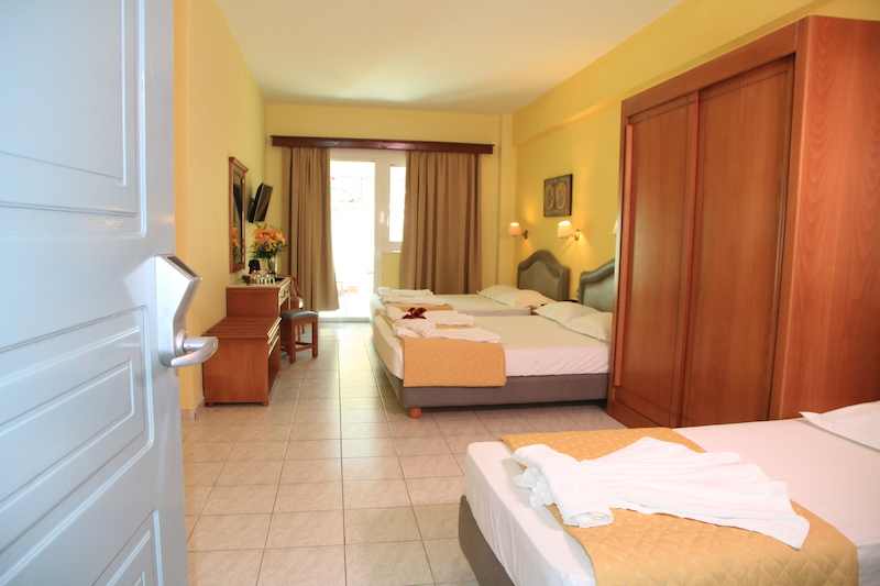 Dedalos Beach Hotel 11