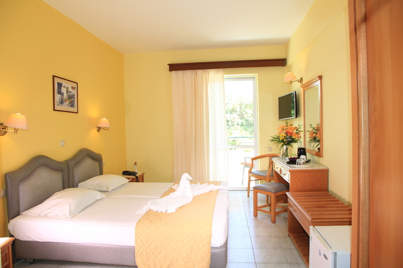 Dedalos Beach Hotel 12